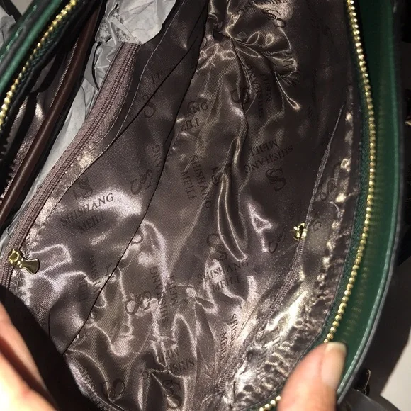 NWOT Women’s Crocodile-Embossed Handbag - Picture 9 of 16